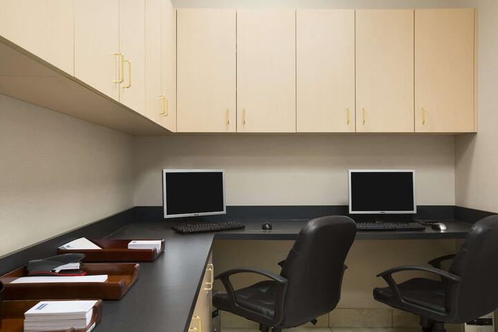 Business Center 33 of 33