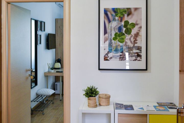 Room 25 of 51