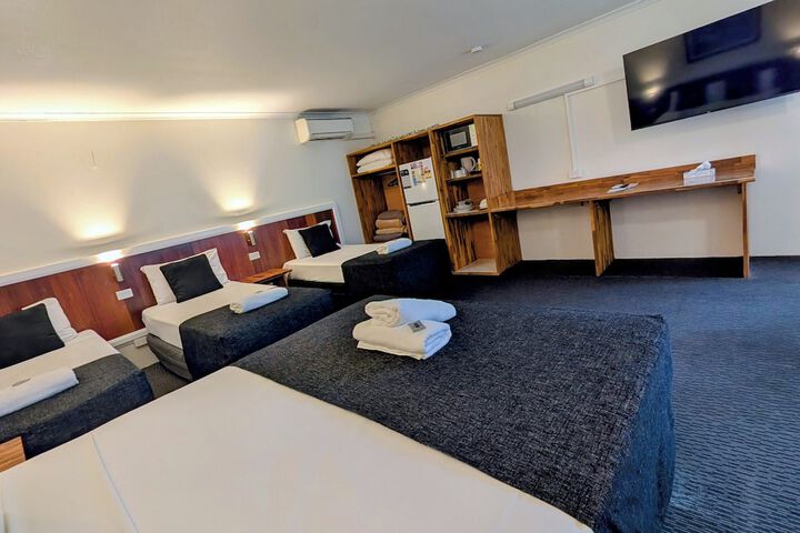 Room 18 of 32