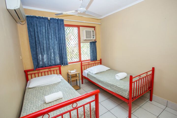 Room 7 of 33