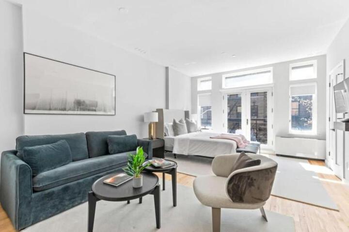 Image of Luxe Studio w Juliet Balcony in Upper East