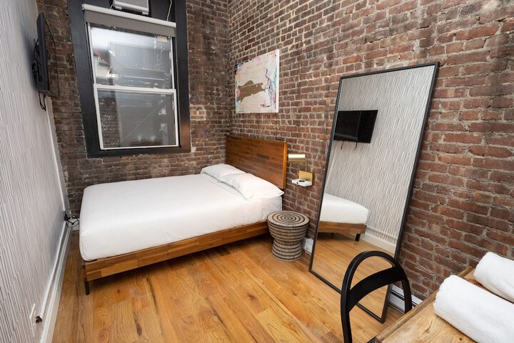 Room 21 of 46