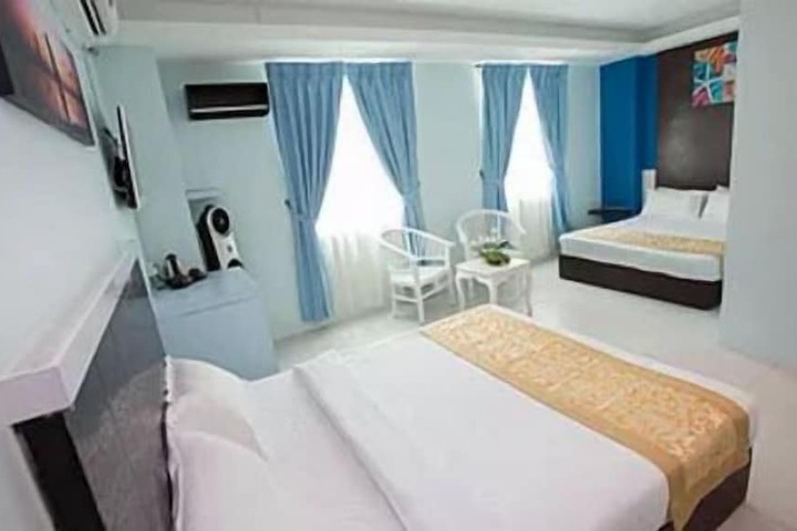 Room 6 of 14