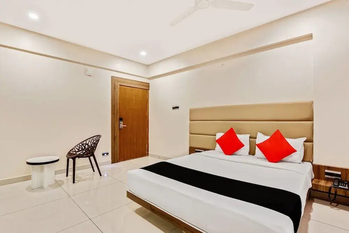 Room 7 of 18
