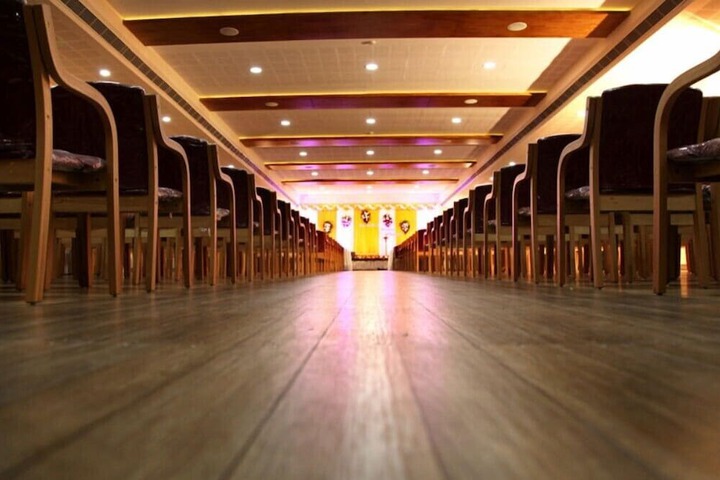 Ballroom/Hall 10 of 11