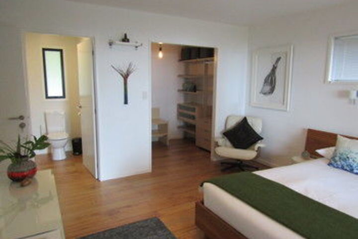 Room 12 of 22