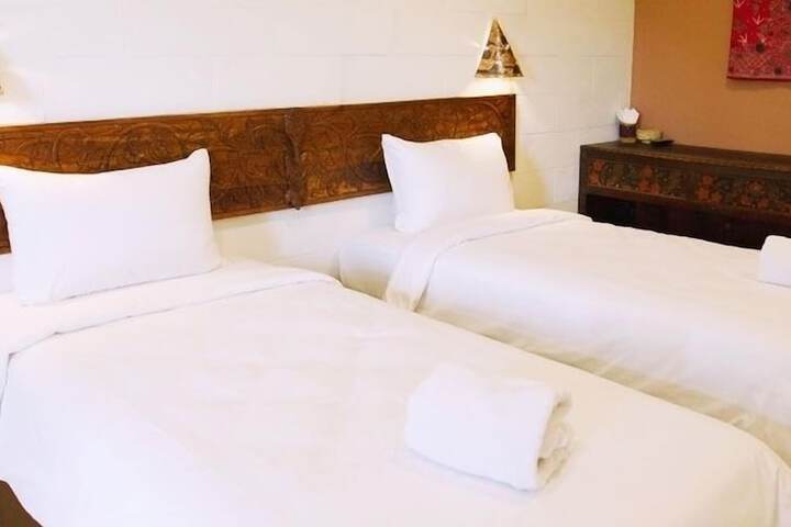 Room 4 of 15