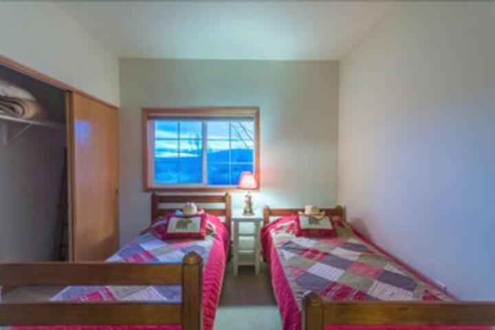 Room 5 of 44