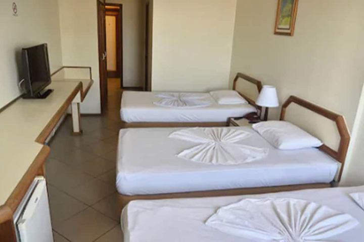 Room 8 of 32