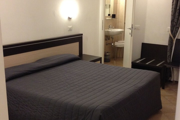Room 4 of 56
