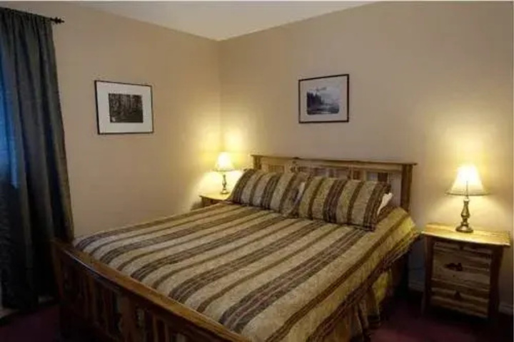 Room 4 of 13