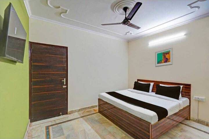 Room 5 of 6