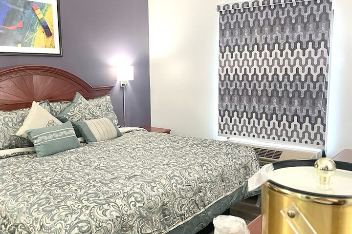 Standard | King Bed (1 of 12)