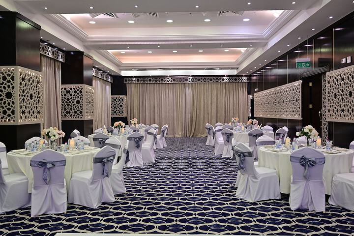 Ballroom/Hall 33 of 39