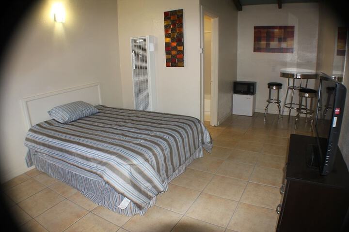 Standard Room, King or Two Doubles (2 of 4)