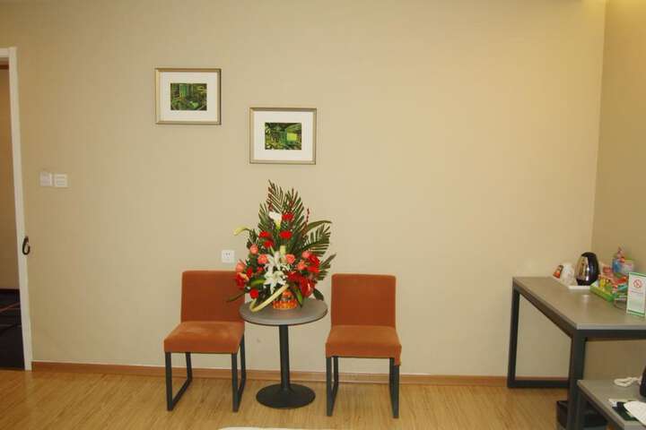 Room 14 of 25