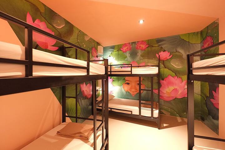Room 19 of 44
