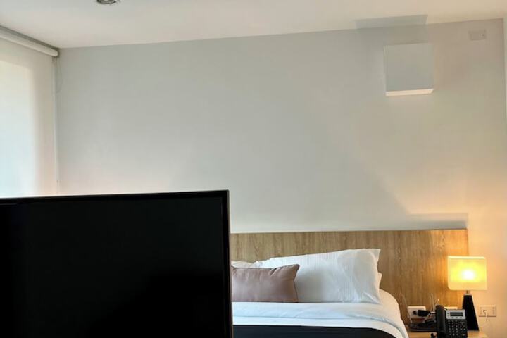 Room 4 of 13