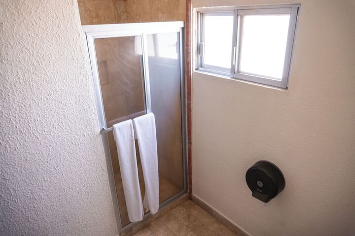 Room 64 of 106