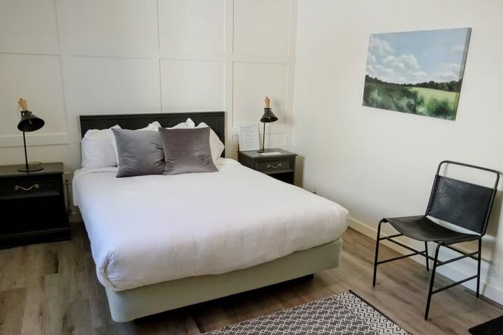 Room 47 of 183