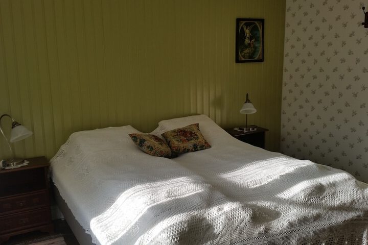 Room 12 of 37
