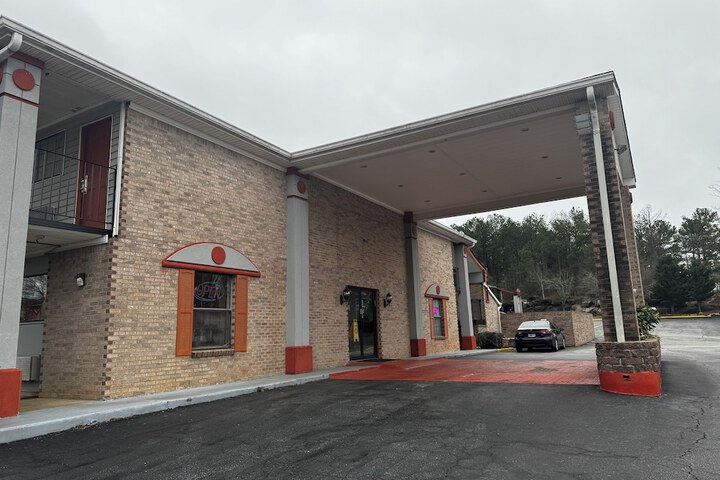 Exterior of Sunis Place