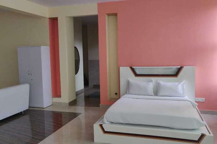 Room 8 of 26