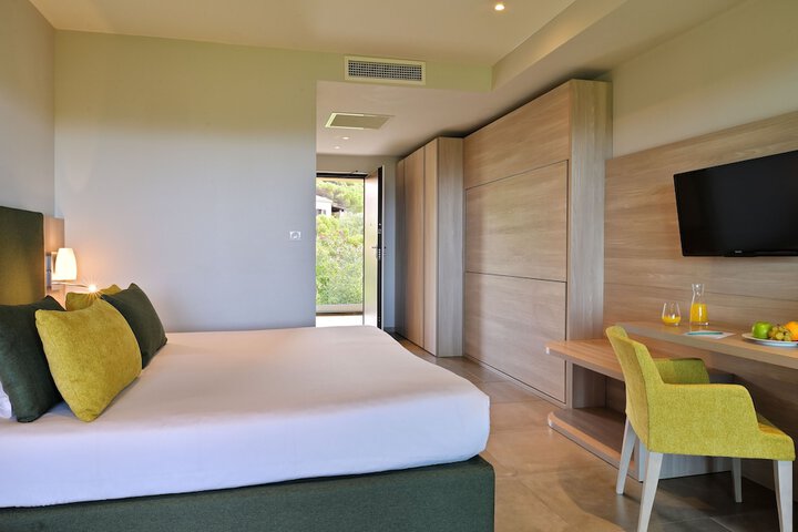 Room 42 of 217