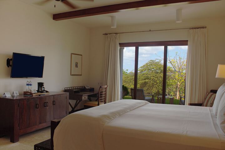 Room 6 of 180