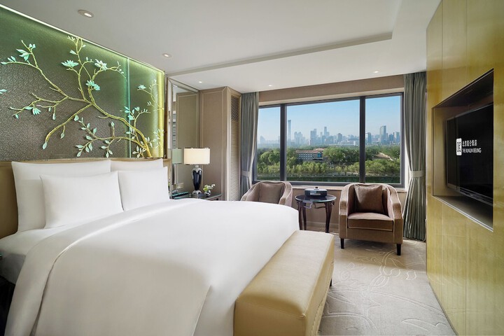 Room 35 of 114