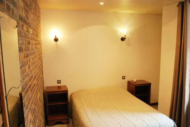 Room 9 of 51