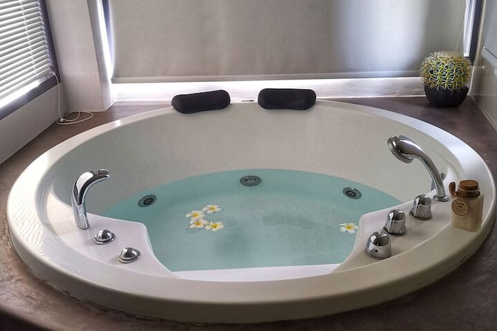 Hot Tub 74 of 199