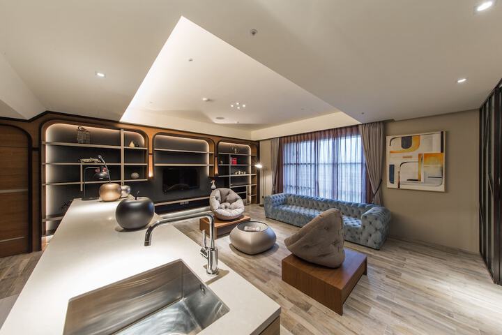 Room 16 of 208