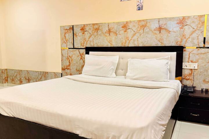 Room 14 of 48