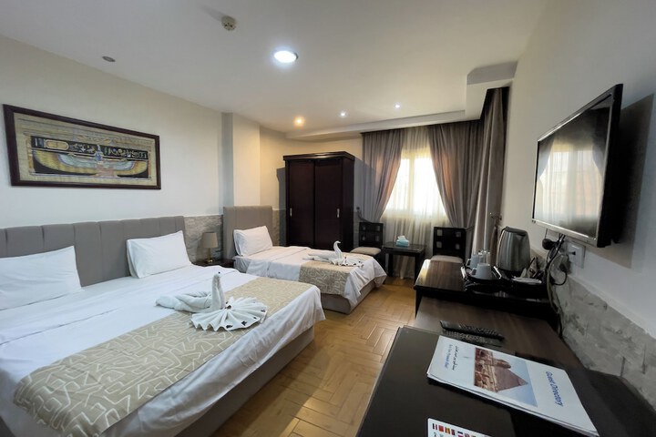 Room 148 of 340