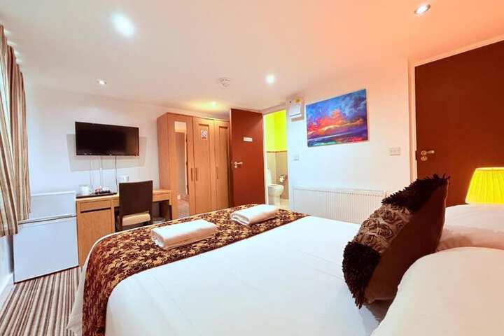 Room 3 of 20