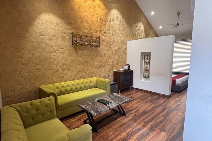 Room 5 of 19
