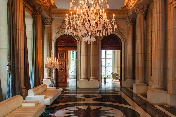 Entrance & Lobby