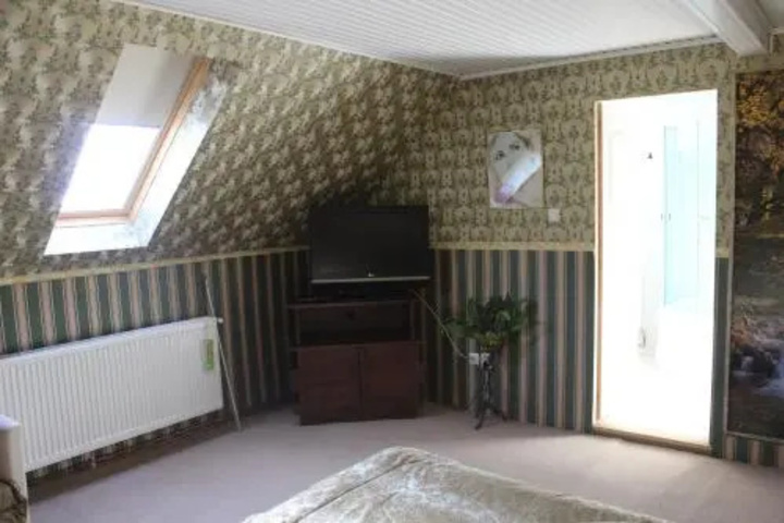 Room 3 of 7