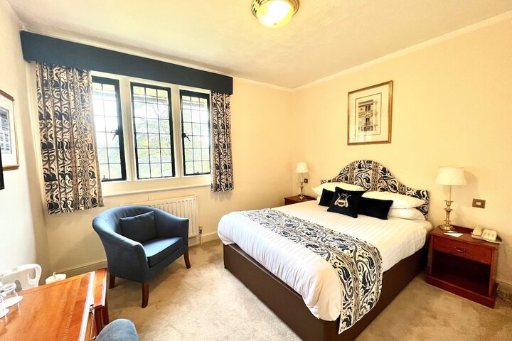 Room 15 of 38