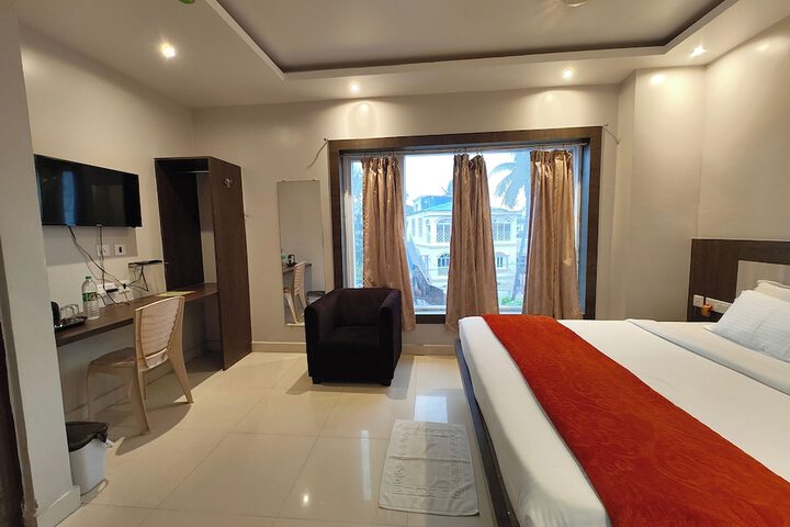 Room 4 of 24