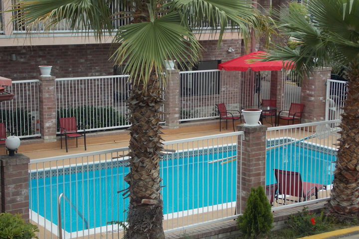 Pool 85 of 128