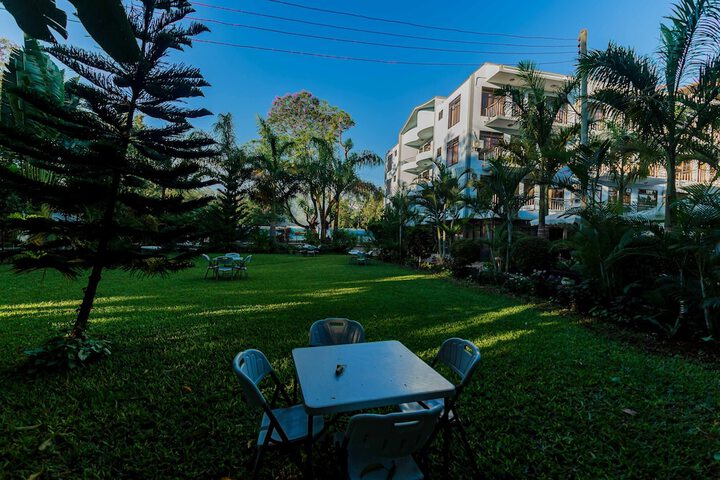 Hotel Exterior 111 of 126