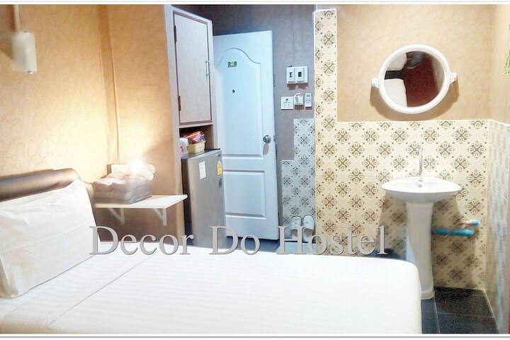 Room 14 of 108