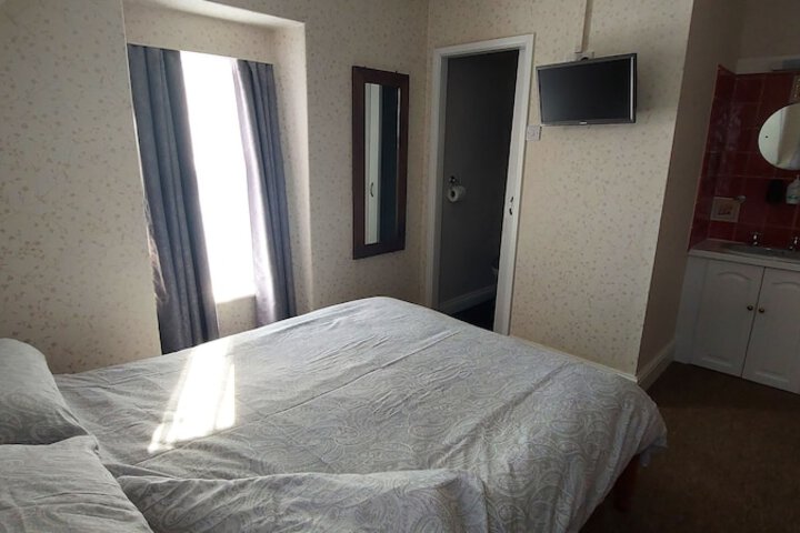 Room 29 of 49