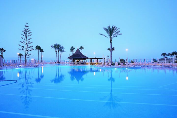 Pool 40 of 78