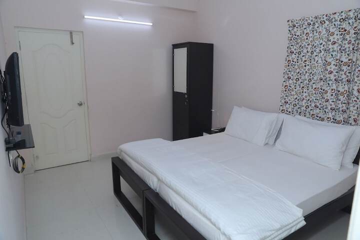 Room 7 of 15