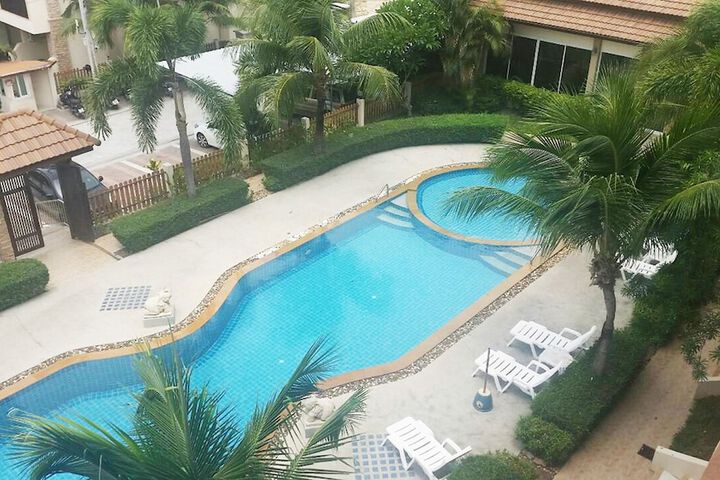 Hotel Pool