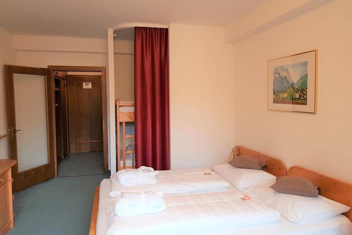 Room 5 of 39