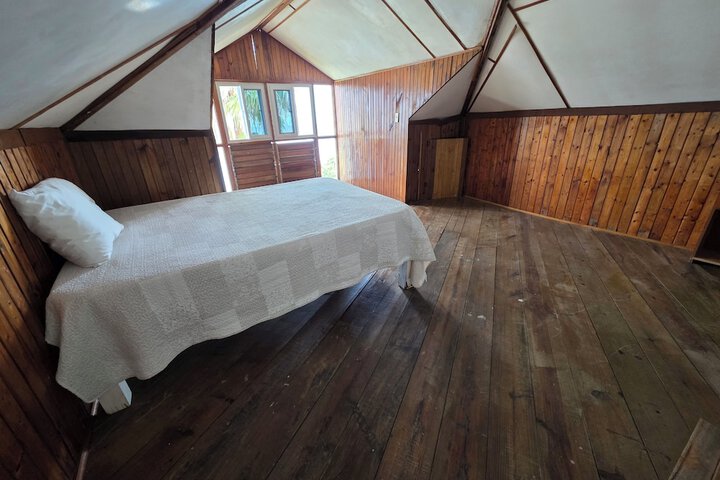 Room 33 of 266